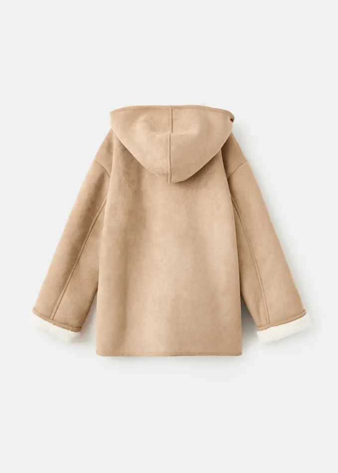 Cappotto con cappuccio effetto shearling