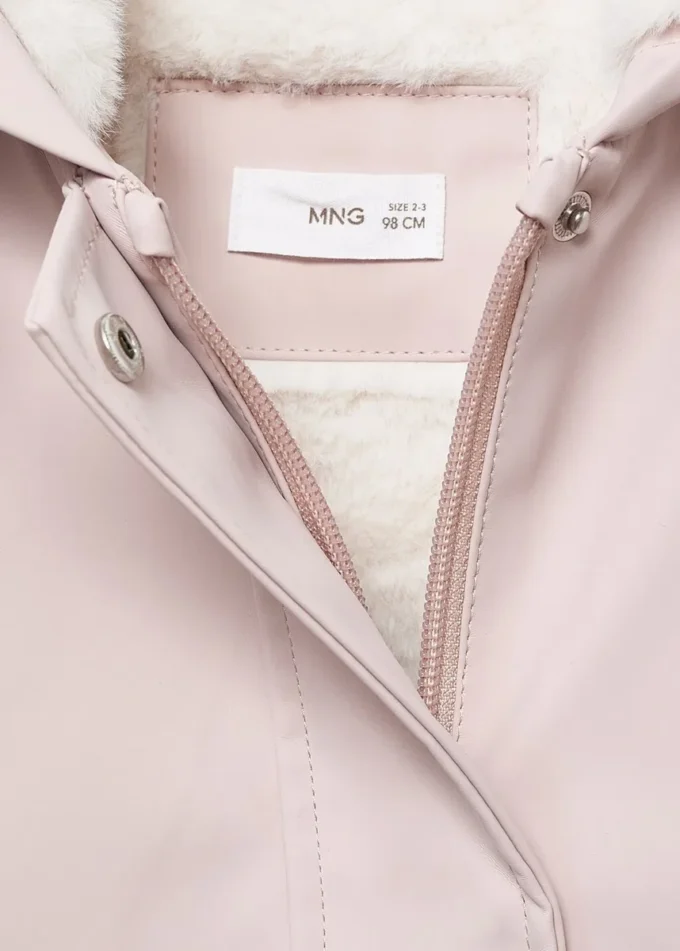 Cappotto gommato con fodera effetto pelliccia