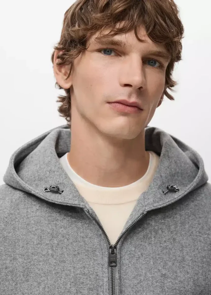 Cappotto in lana con cappuccio