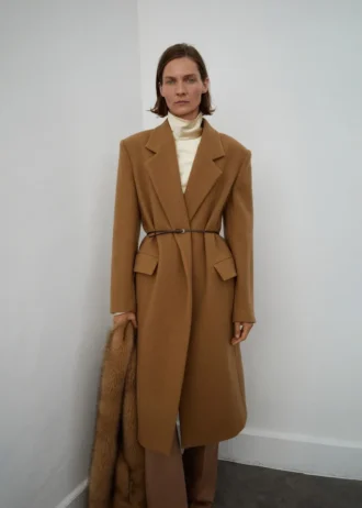 Cappotto in lana con revers