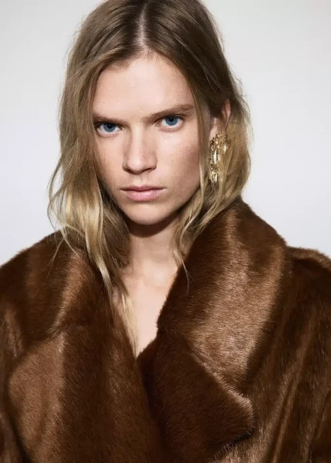 Cappotto in pelliccia sintetica con cintura Cappotto in pelliccia sintetica con cintura