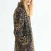Cappotto lungo con stampa leopardata Cappotto lungo con stampa leopardata