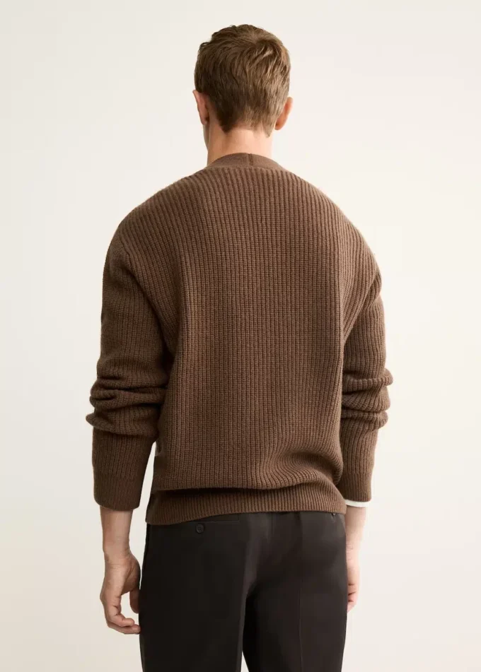 Cardigan 100% lana con bottoni Cardigan 100% lana con bottoni