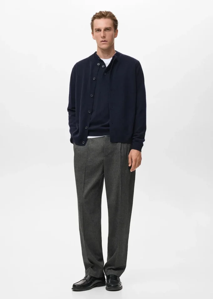 Cardigan 100% lana extrafine con bottoni Cardigan 100% lana extrafine con bottoni