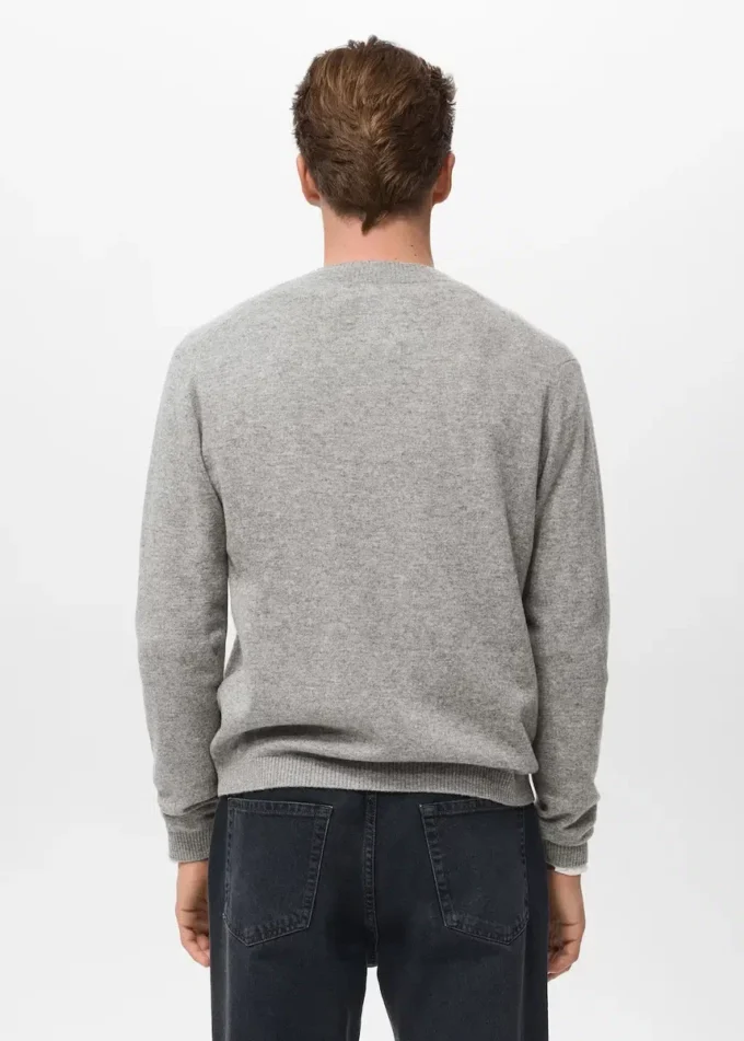 Cardigan 100% lana extrafine con bottoni Cardigan 100% lana extrafine con bottoni