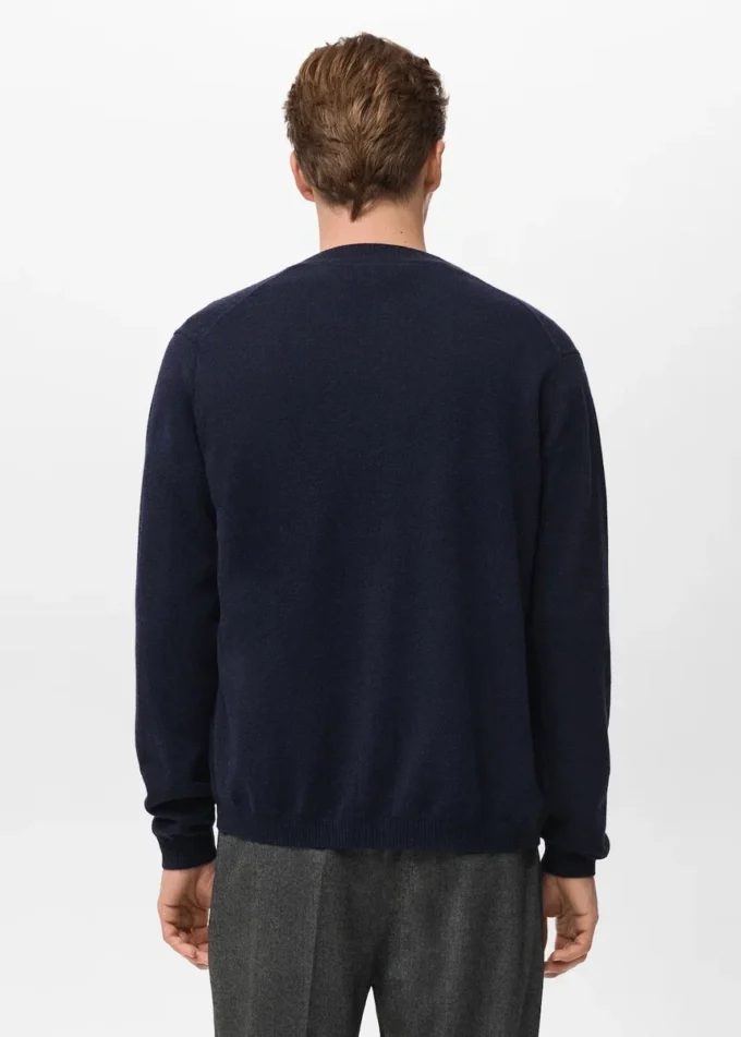 Cardigan 100% lana extrafine con bottoni Cardigan 100% lana extrafine con bottoni