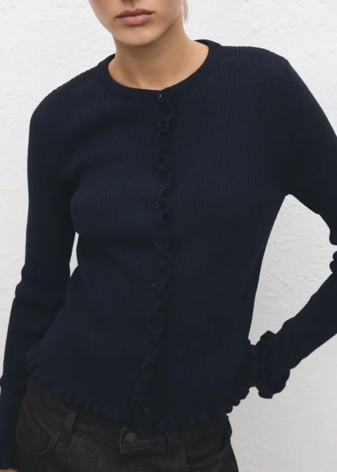 Cardigan con bordi smerlati Cardigan con bordi smerlati