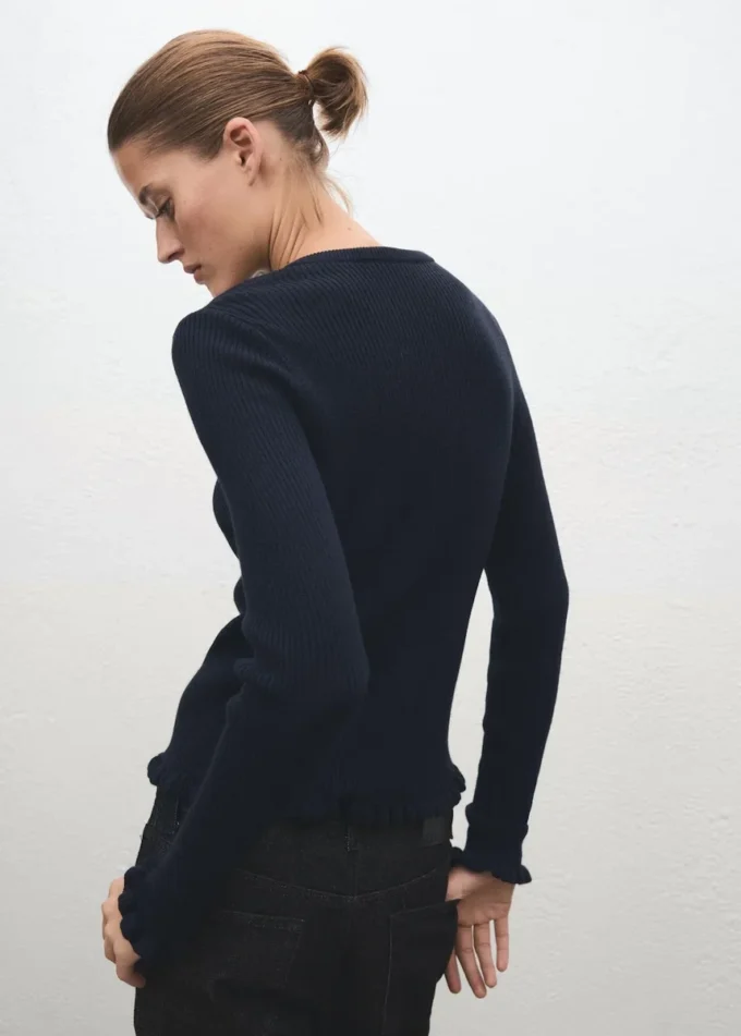 Cardigan con bordi smerlati Cardigan con bordi smerlati