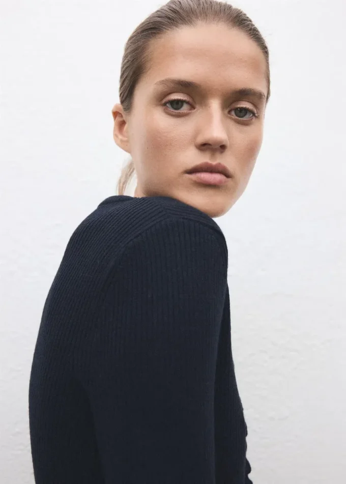 Cardigan con bordi smerlati Cardigan con bordi smerlati