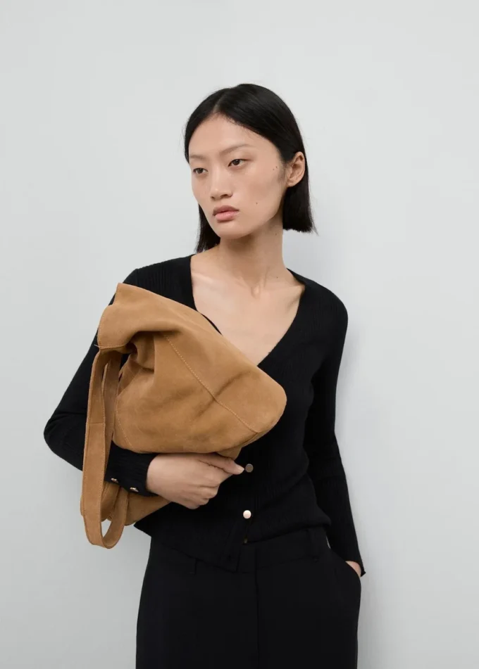 Cardigan con bottoni a costine Cardigan con bottoni a costine