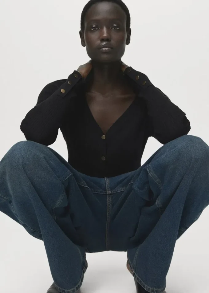 Cardigan con bottoni a costine Cardigan con bottoni a costine