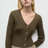 Cardigan con scollo a V a costine Cardigan con scollo a V a costine