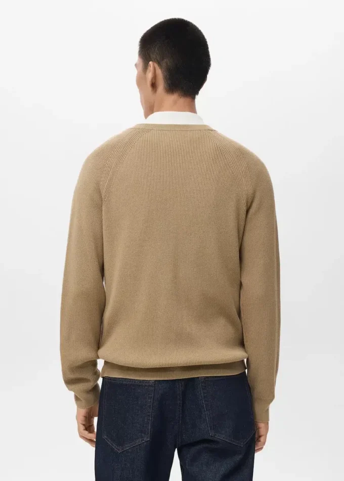 Cardigan in maglia a coste con bottoni Cardigan in maglia a coste con bottoni