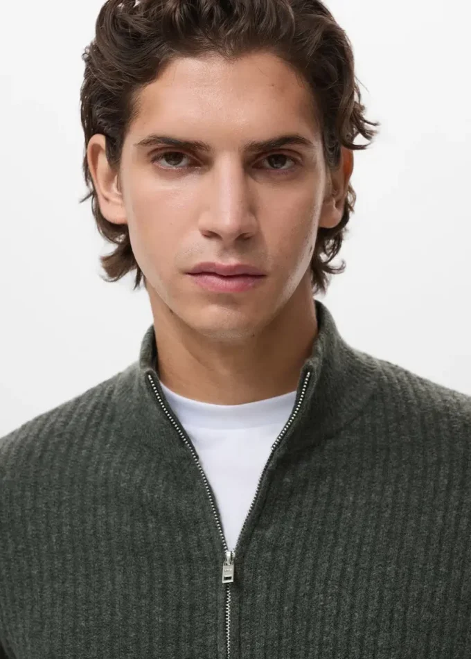 Cardigan in maglia a coste con zip Cardigan in maglia a coste con zip