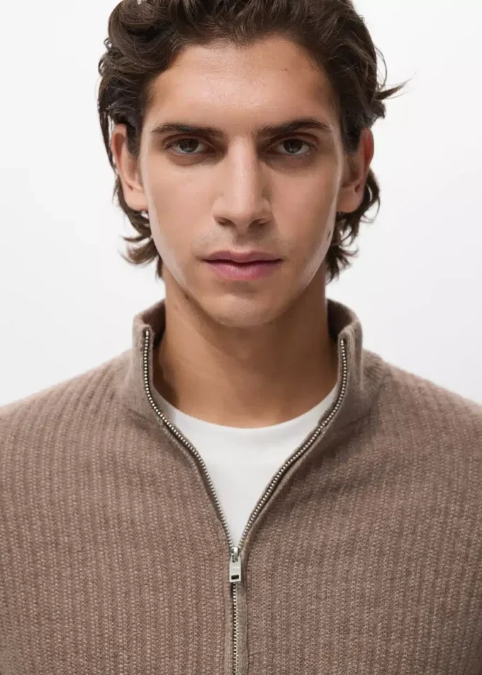 Cardigan in maglia a coste con zip Cardigan in maglia a coste con zip