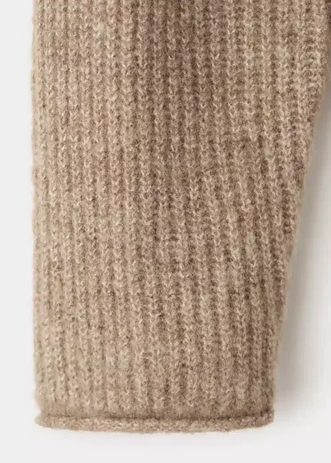 Cardigan in maglia con bottoni Cardigan in maglia con bottoni