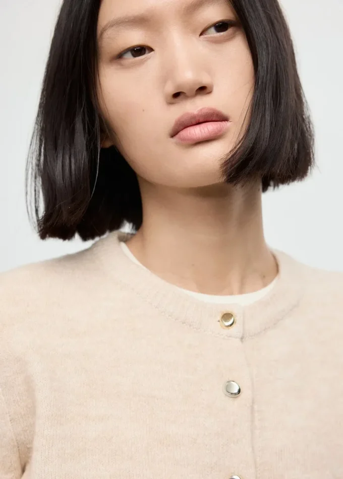 Cardigan in maglia con bottoni Cardigan in maglia con bottoni