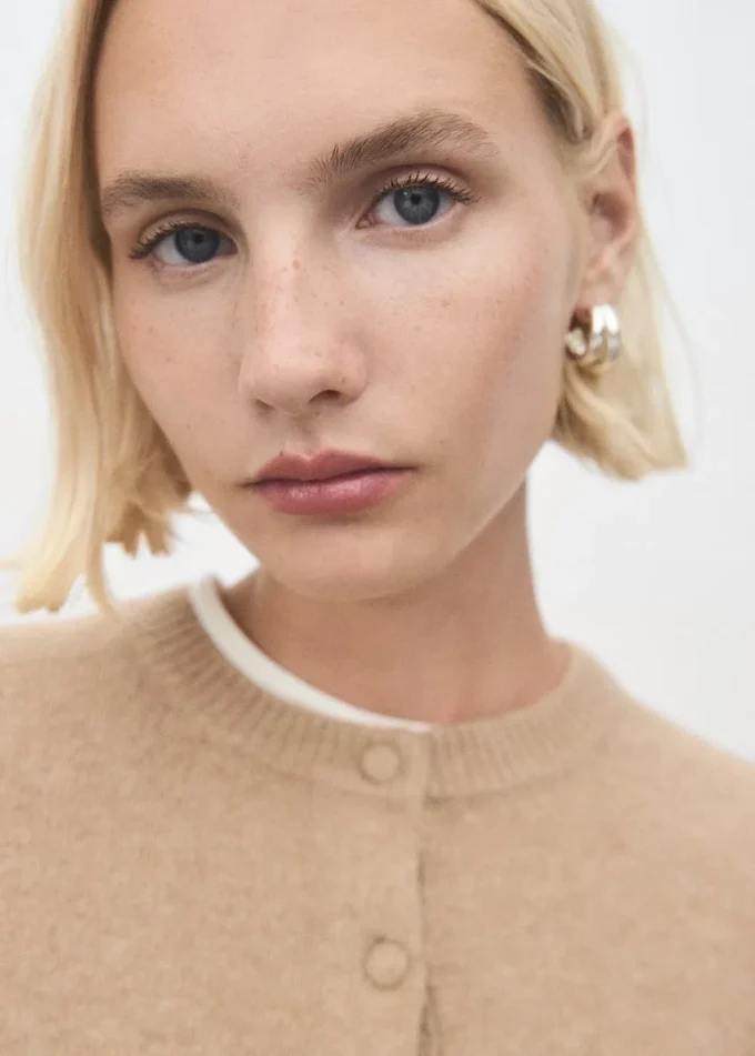 Cardigan in maglia con bottoni Cardigan in maglia con bottoni