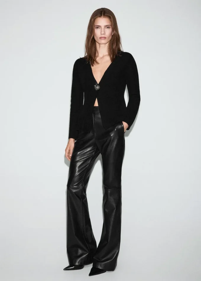 Cardigan in maglia con bottoni gioiello Cardigan in maglia con bottoni gioiello