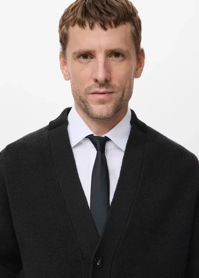 Cardigan in maglia dalla vestibilità morbida Cardigan in maglia dalla vestibilità morbida