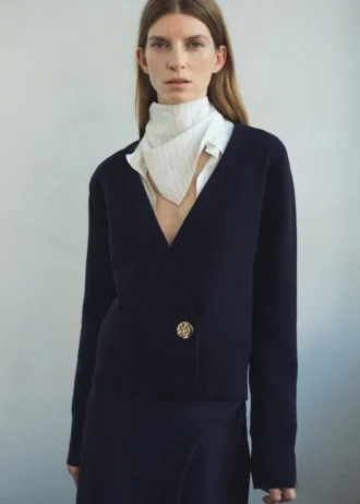 Cardigan incrociato con bottoni gioiello