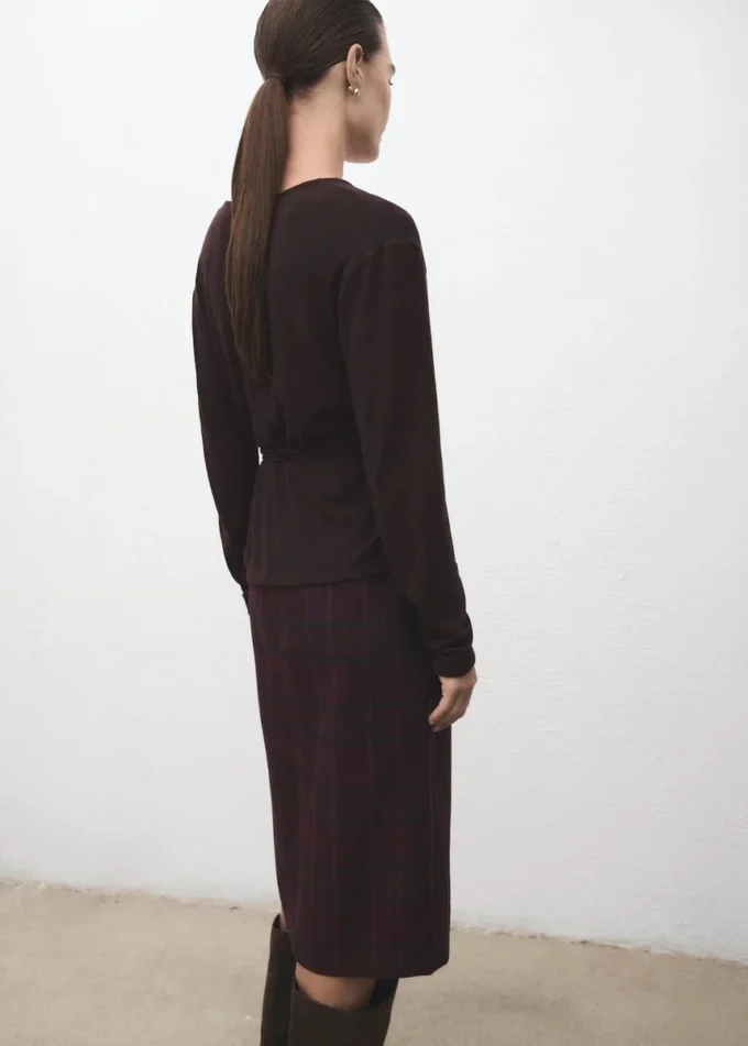 Cardigan lavorato a maglia con fiocco Cardigan lavorato a maglia con fiocco