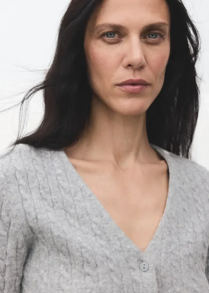 Cardigan lavorato a maglia intrecciata Cardigan lavorato a maglia intrecciata