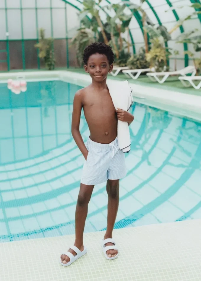 Costume da bagno a righe multiple Costume da bagno a righe multiple