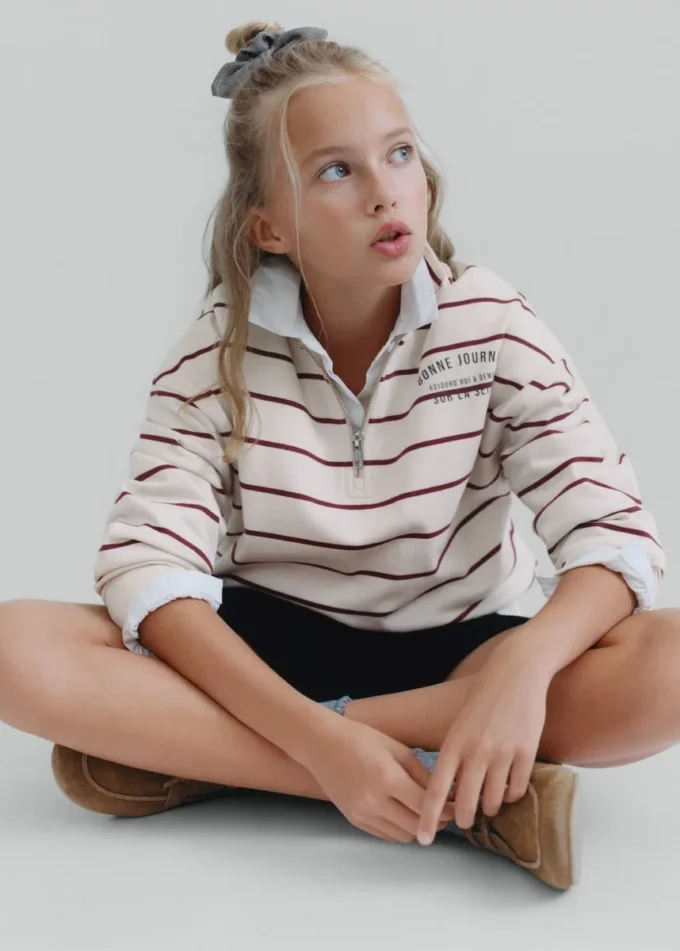 Felpa a righe con slogan stampato