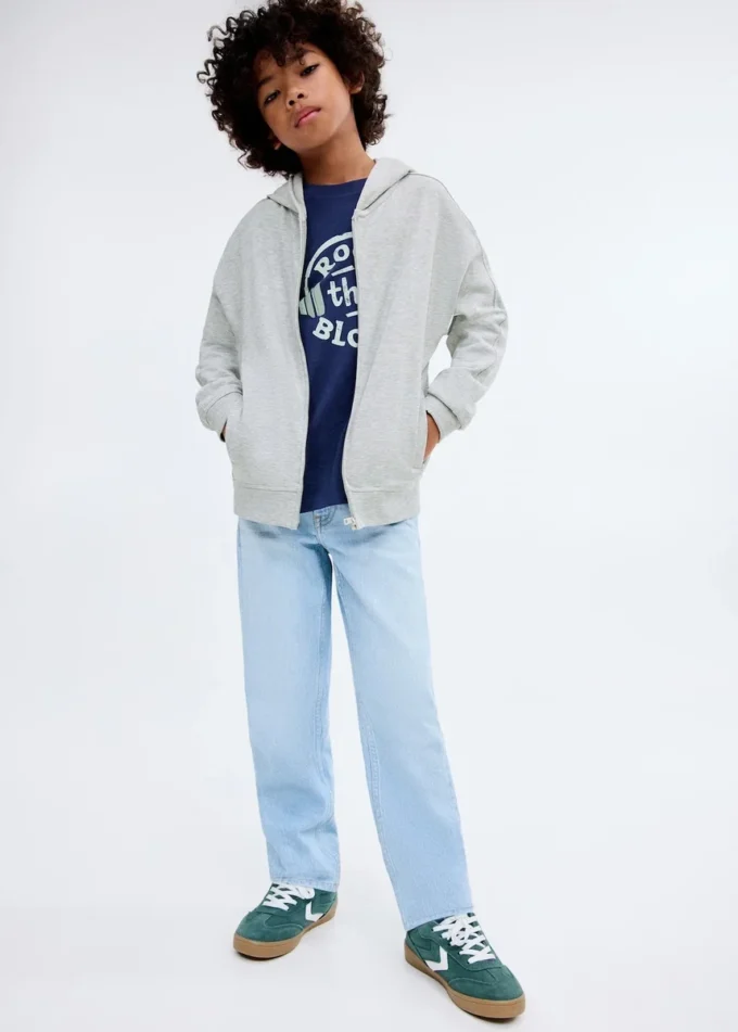 Felpa con cappuccio e zip Felpa con cappuccio e zip