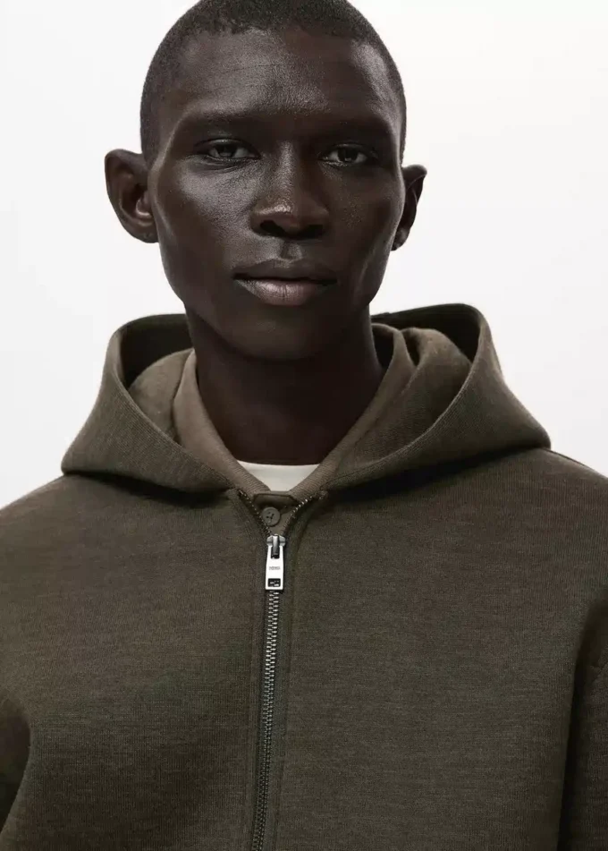 Felpa con cappuccio e zip Felpa con cappuccio e zip