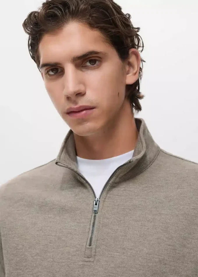 Felpa con cappuccio e zip, vestibilità regolare Felpa con cappuccio e zip, vestibilità regolare