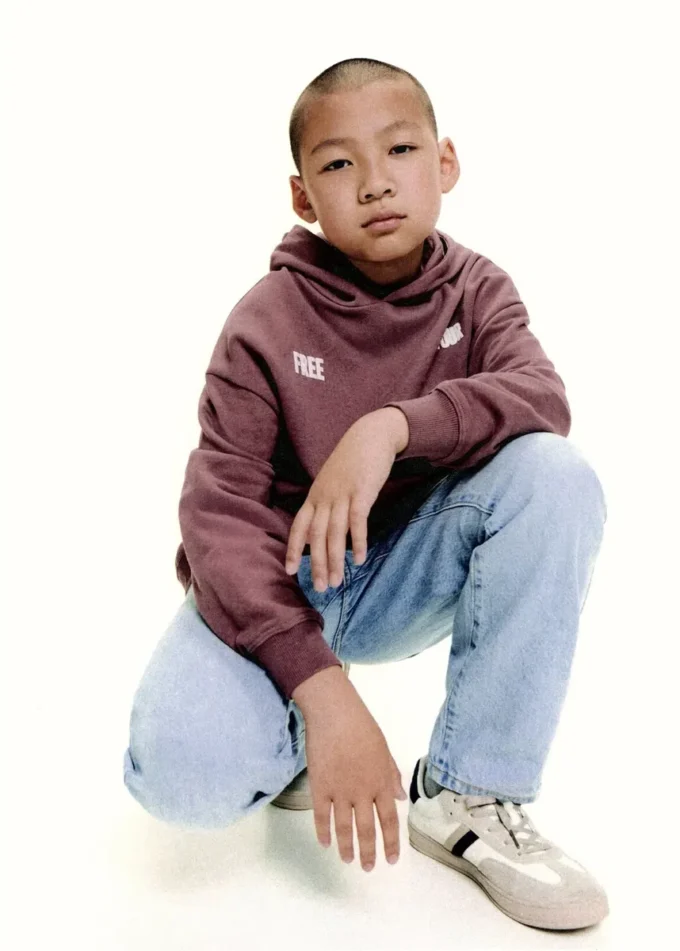 Felpa con cappuccio stampata