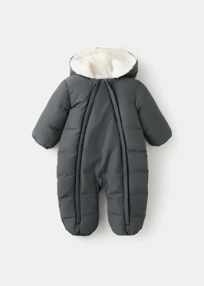 Felpa con cappuccio trapuntata con cappuccio in pelliccia Felpa con cappuccio trapuntata con cappuccio in pelliccia