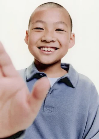 Felpa con collo a polo