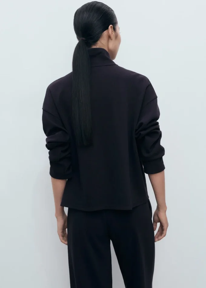 Felpa con collo alto e zip Felpa con collo alto e zip