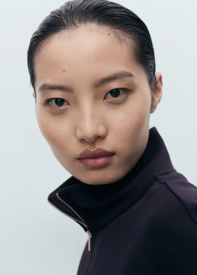 Felpa con collo alto e zip Felpa con collo alto e zip