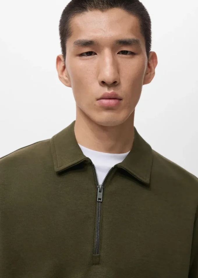 Felpa con collo alto e zip, vestibilità regolare