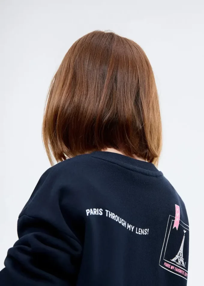 Felpa con disegno ricamato Felpa con disegno ricamato