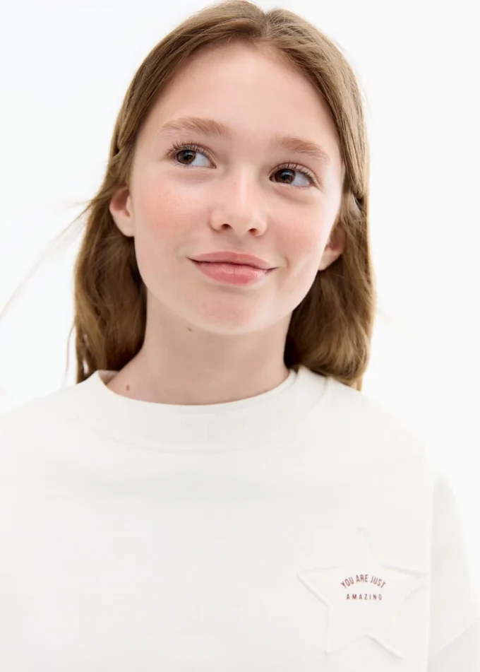 Felpa con stella ricamata Felpa con stella ricamata