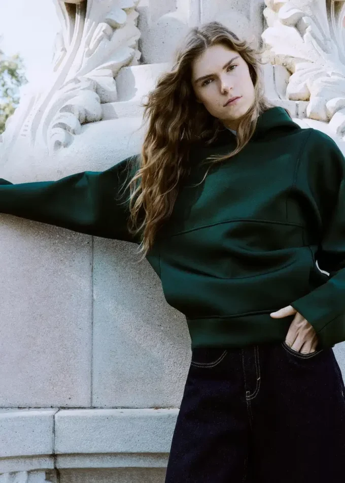 Felpa oversize con cappuccio Felpa oversize con cappuccio