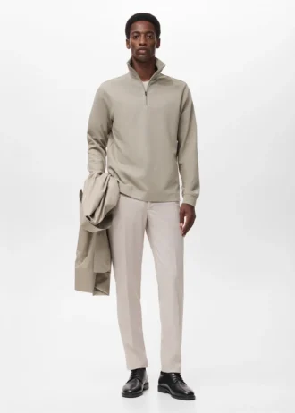 Felpa tecnica con zip e vestibilità regolare