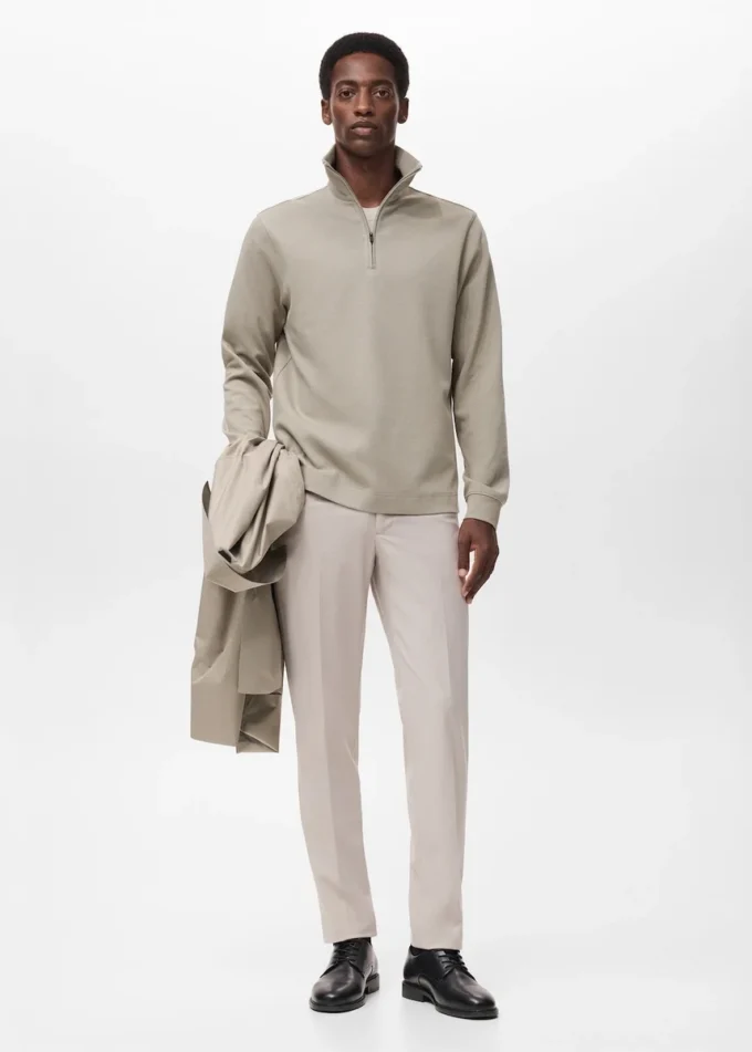 Felpa tecnica con zip e vestibilità regolare Felpa tecnica con zip e vestibilità regolare