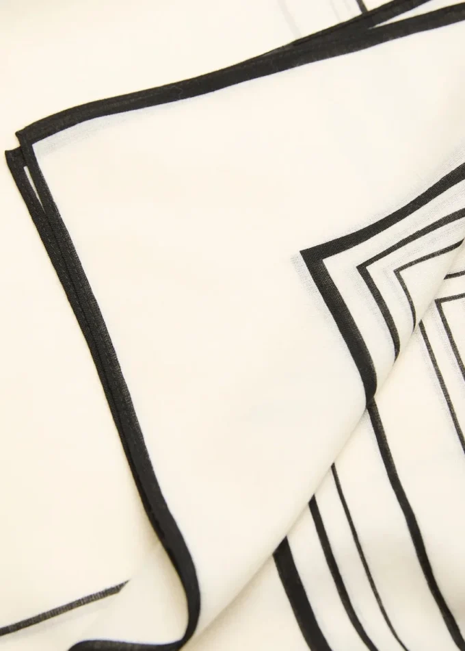 Foulard 100% lana con stampa geometrica