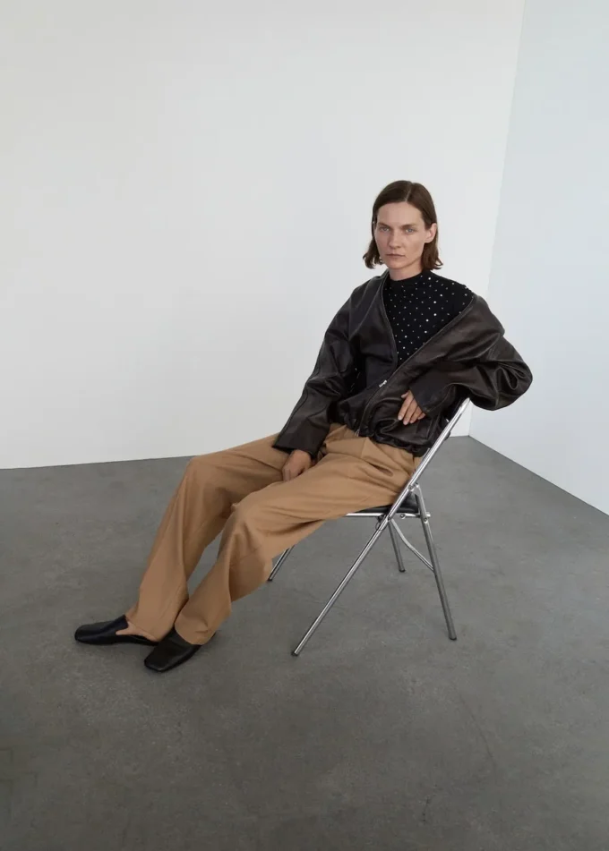 Giacca 100% pelle con cappuccio Giacca 100% pelle con cappuccio