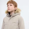 Giacca a vento con cappuccio effetto shearling Giacca a vento con cappuccio effetto shearling