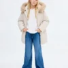 Giacca a vento con cappuccio effetto shearling Giacca a vento con cappuccio effetto shearling