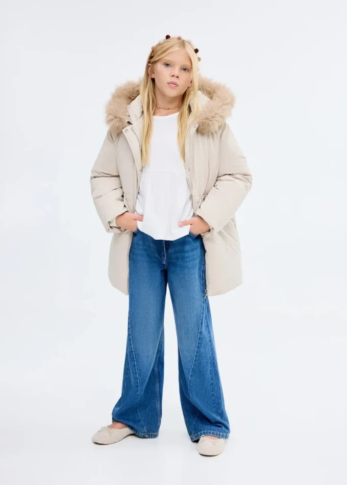 Giacca a vento con cappuccio effetto shearling Giacca a vento con cappuccio effetto shearling