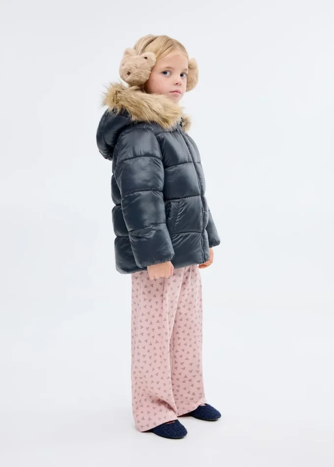 Giacca a vento con cappuccio effetto shearling