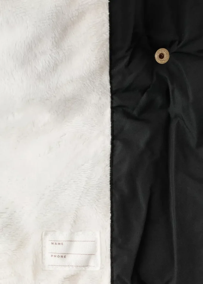 Giacca a vento lunga con fodera effetto pelliccia Giacca a vento lunga con fodera effetto pelliccia
